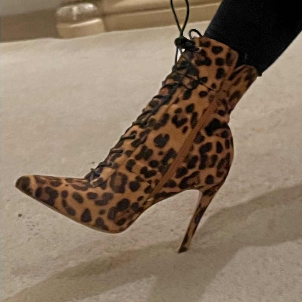 Leopard faux suede boots - Picture 2 of 8